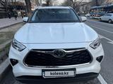 Toyota Highlander 2021 года за 28 800 000 тг. в Алматы – фото 4