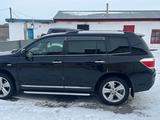 Toyota Highlander 2011 года за 12 700 000 тг. в Караганда