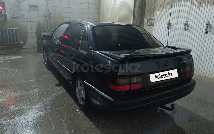 Volkswagen Passat 1993 годаfor750 000 тг. в Актобе