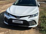 Toyota Camry 2023 года за 18 500 000 тг. в Уральск