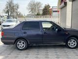 Volkswagen Vento 1994 года за 1 100 000 тг. в Шымкент