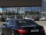 Mercedes-Benz E 200 2012 годаүшін8 500 000 тг. в Семей – фото 4