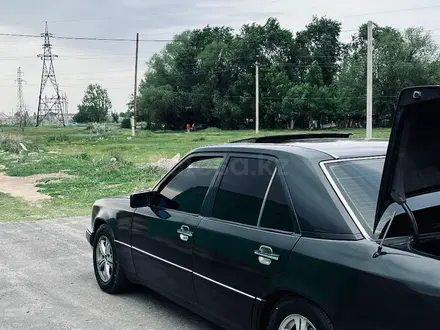 Mercedes-Benz E 230 1991 года за 900 000 тг. в Тараз – фото 2