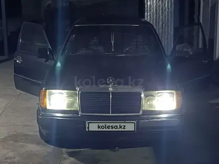 Mercedes-Benz E 230 1991 года за 900 000 тг. в Тараз – фото 4