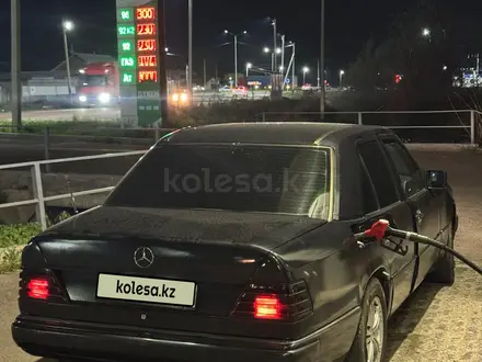 Mercedes-Benz E 230 1991 года за 900 000 тг. в Тараз – фото 5