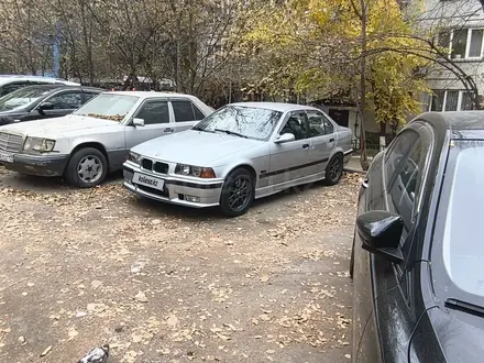 BMW 328 1995 года за 2 800 000 тг. в Алматы – фото 3