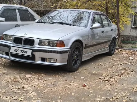 BMW 328 1995 года за 2 800 000 тг. в Алматы – фото 2