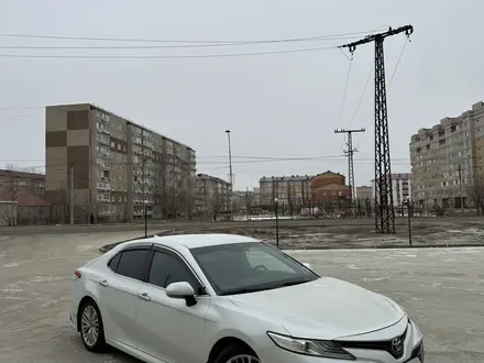 Toyota Camry 2018 года за 13 200 000 тг. в Уральск – фото 3