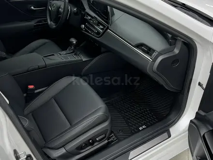 Lexus ES 250 2022 года за 26 900 000 тг. в Алматы – фото 11