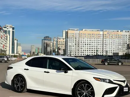 Toyota Camry 2020 года за 11 500 000 тг. в Алматы – фото 4