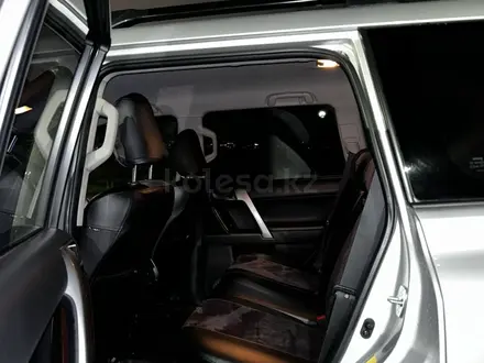 Toyota Land Cruiser Prado 2017 года за 26 000 000 тг. в Астана – фото 12