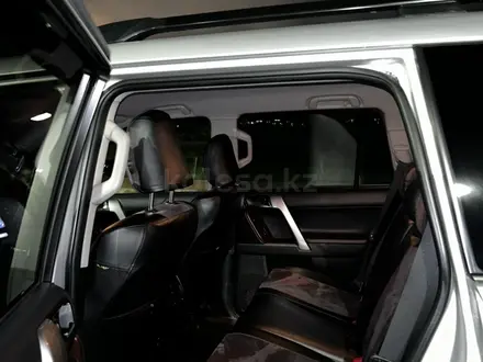 Toyota Land Cruiser Prado 2017 года за 26 000 000 тг. в Астана – фото 11
