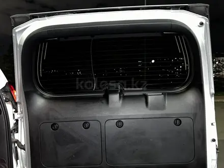 Toyota Land Cruiser Prado 2017 года за 26 000 000 тг. в Астана – фото 17