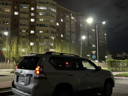 Toyota Land Cruiser Prado 2017 года за 26 000 000 тг. в Астана – фото 6