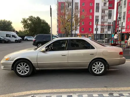 Toyota Camry 2000 года за 3 150 000 тг. в Алматы – фото 4