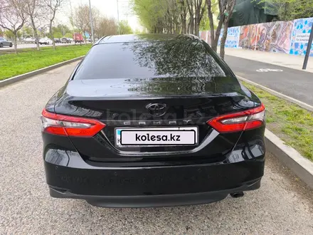 Toyota Camry 2023 года за 16 400 000 тг. в Алматы – фото 10