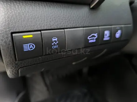 Toyota Camry 2023 года за 16 400 000 тг. в Алматы – фото 27