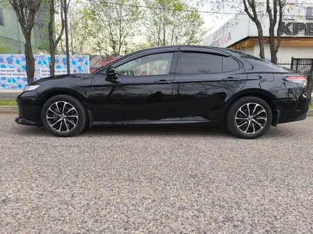 Toyota Camry 2023 года за 16 400 000 тг. в Алматы – фото 5