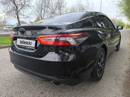 Toyota Camry 2023 года за 16 400 000 тг. в Алматы – фото 9