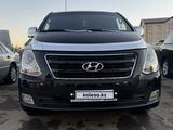 Hyundai Starex 2017 года за 8 200 000 тг. в Актобе – фото 2