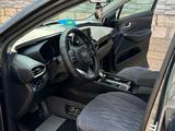 Hyundai Santa Fe 2019 года за 10 000 000 тг. в Актау