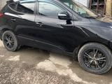 Hyundai ix35 2012 года за 6 200 000 тг. в Актобе – фото 2