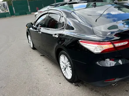 Toyota Camry 2019 года за 14 950 000 тг. в Астана – фото 4