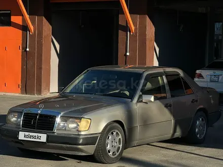 Mercedes-Benz E 230 1991 года за 1 500 000 тг. в Талдыкорган