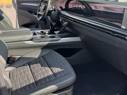 Cadillac Escalade 2025 года за 90 000 000 тг. в Алматы – фото 15