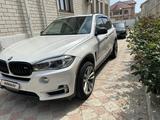BMW X5 2015 года за 12 000 000 тг. в Актау – фото 2