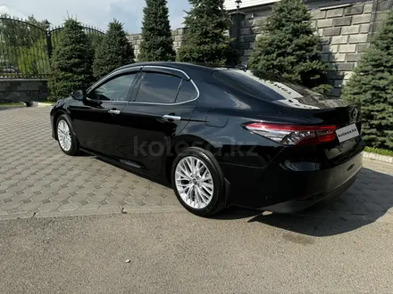 Toyota Camry 2019 года за 14 500 000 тг. в Алматы – фото 4