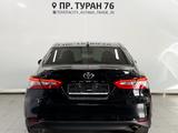 Toyota Camry 2020 года за 13 780 000 тг. в Астана – фото 4