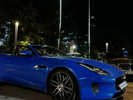 Jaguar F-Type 2018 года за 38 000 000 тг. в Алматы – фото 6