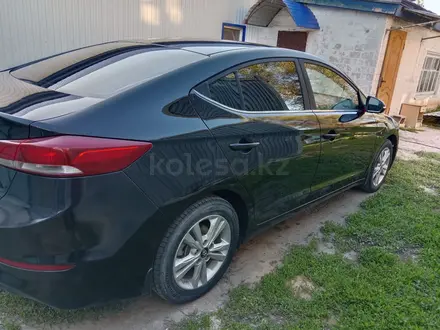 Hyundai Elantra 2017 года за 6 200 000 тг. в Актобе – фото 4