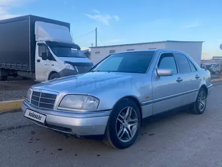 Mercedes-Benz C 220 1994 года за 1 900 000 тг. в Уральск