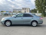 Toyota Camry 2011 года за 4 500 000 тг. в Уральск – фото 2