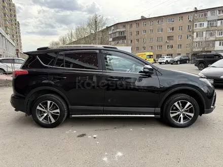 Toyota RAV4 2018 года за 9 900 000 тг. в Астана – фото 12
