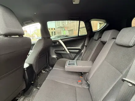 Toyota RAV4 2018 года за 9 900 000 тг. в Астана – фото 16