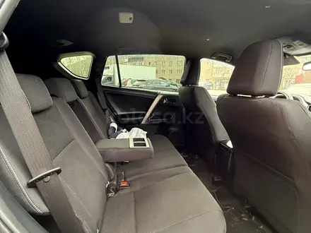 Toyota RAV4 2018 года за 9 900 000 тг. в Астана – фото 19
