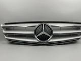 Решетка радиатора Mercedes C W204 за 1 000 тг. в Алматы