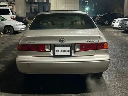 Toyota Camry 1999 года за 3 500 000 тг. в Алматы – фото 5