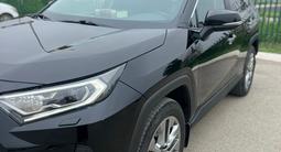 Toyota RAV4 2019 годаfor16 000 000 тг. в Актобе – фото 2