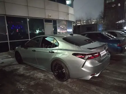 Toyota Camry 2021 года за 10 500 000 тг. в Актобе – фото 10
