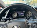 Toyota Camry 2021 года за 10 500 000 тг. в Актобе – фото 6