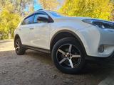 Toyota RAV4 2014 года за 11 500 000 тг. в Караганда – фото 2