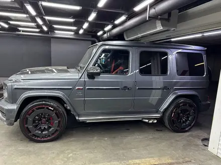 Оригинальные диски AMG R21 на Mercedes G Classe W463 Гелендваген за 450 000 тг. в Астана – фото 11