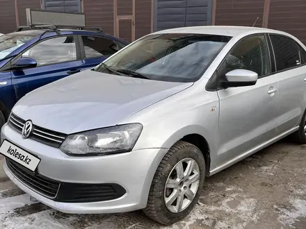 Volkswagen Polo 2012 года за 3 300 000 тг. в Актобе – фото 2