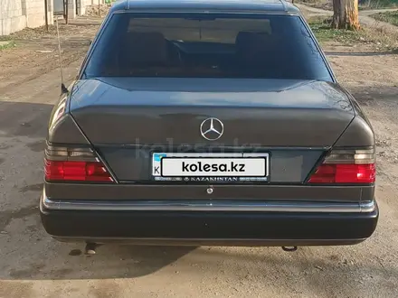 Mercedes-Benz E 220 1993 года за 2 500 000 тг. в Алматы – фото 3