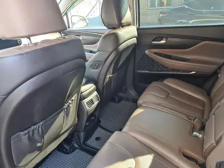 Hyundai Santa Fe 2021 года за 14 000 000 тг. в Семей – фото 19