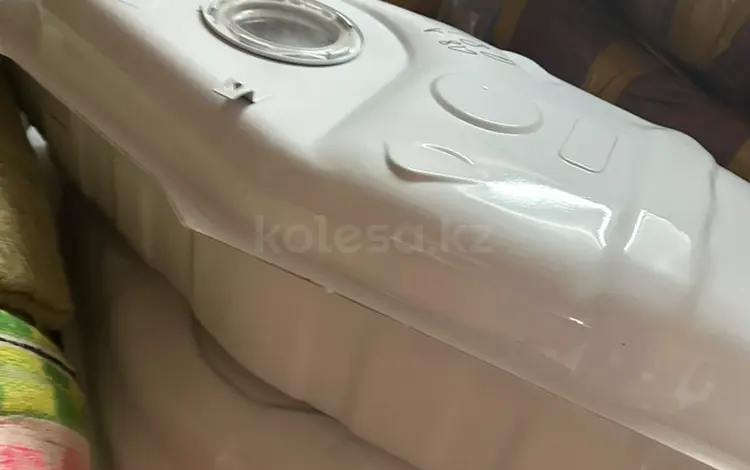 Бак топливный на Faw T80 ACTIS 1027 V80 6420 1024 6371 за 60 000 тг. в Алматы
